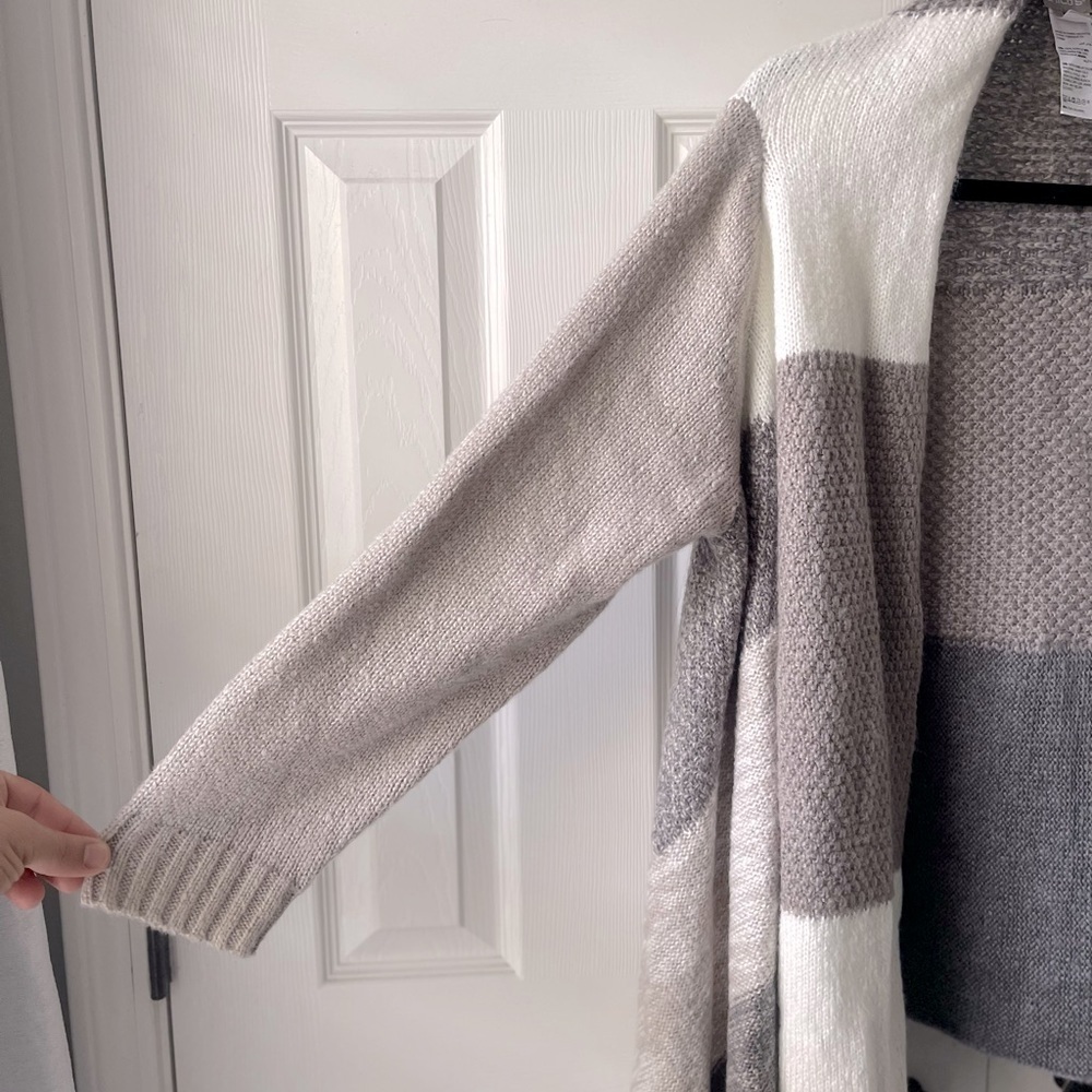 Chicos Petite Drape-Front Colorblock Cardigan | Size 2P (LP) - Picture 8 of 10